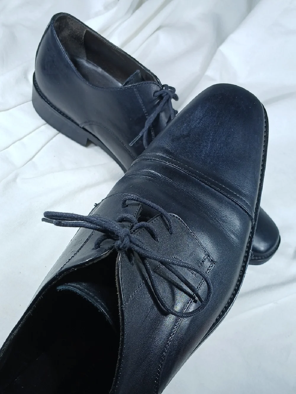 To Boot New York Black leather cap toe Oxford (Adam Derrick)